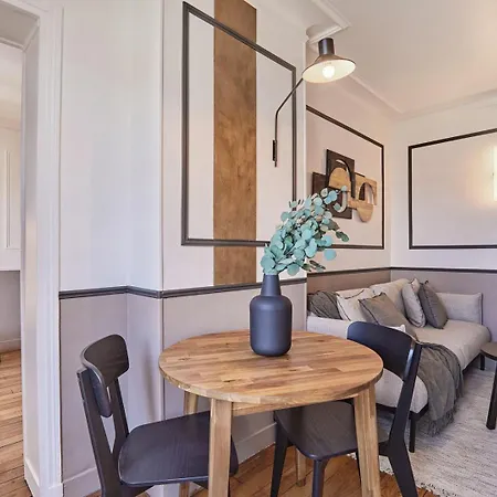 Isena - 1 Et Balcon A Ecole Militaire Appartement