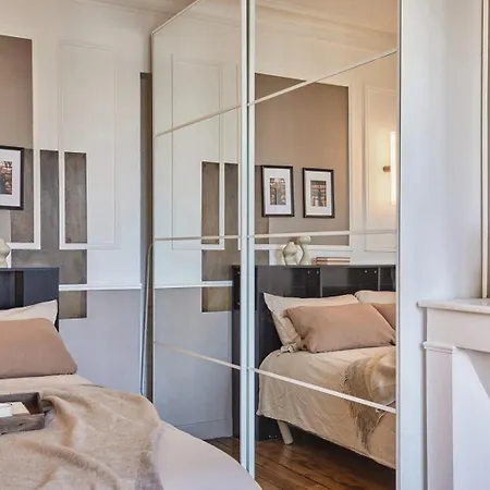 Isena - 1 Et Balcon A Ecole Militaire * Παρίσι