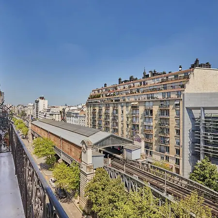 Isena - 1 Et Balcon A Ecole Militaire Διαμέρισμα