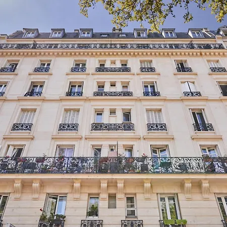 Isena - 1 Et Balcon A Ecole Militaire *